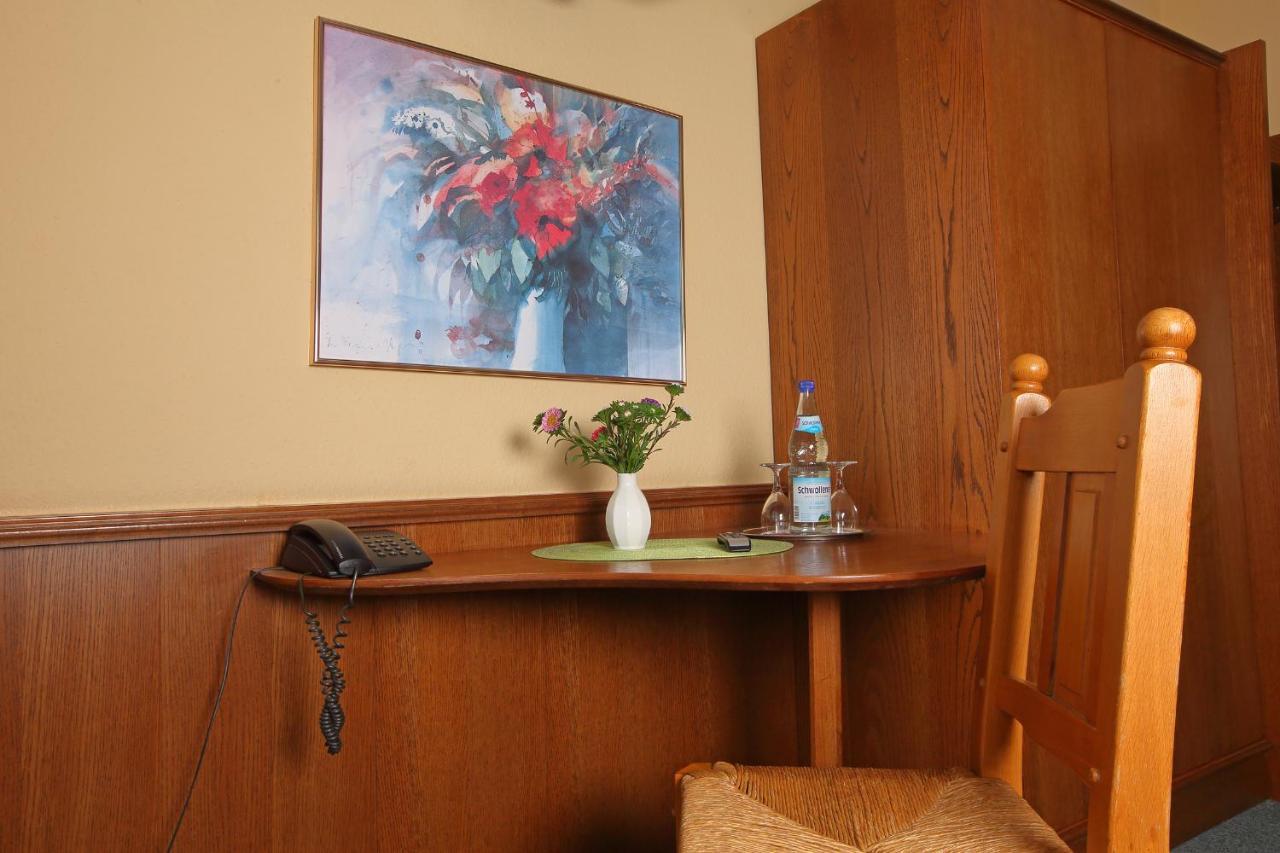 Hotel Schinderhannes ไวส์เคียร์เชน ภายนอก รูปภาพ
